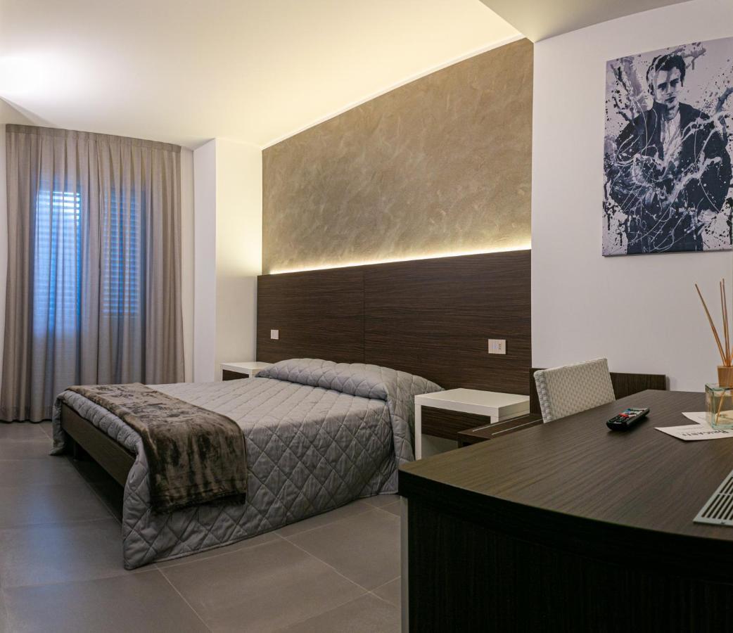 Brigante Suites Misano Adriatico Luaran gambar