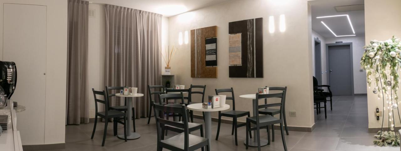 Brigante Suites Misano Adriatico Luaran gambar