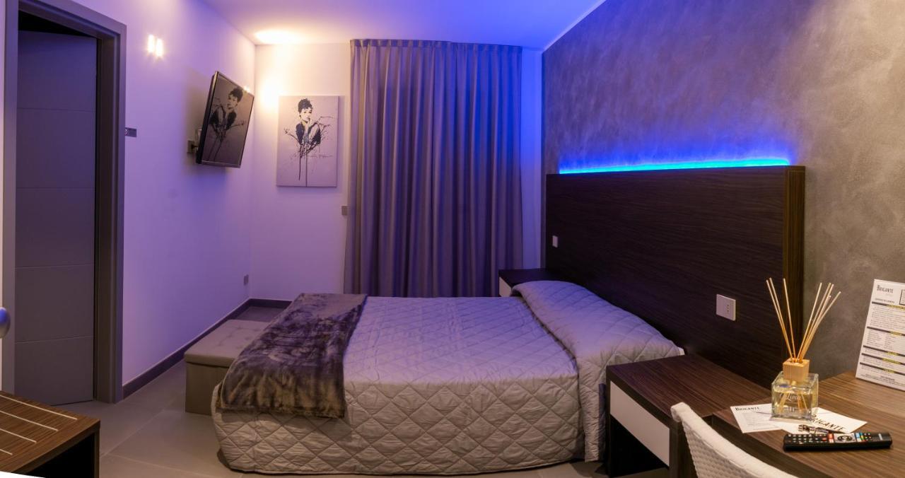 Brigante Suites Misano Adriatico Luaran gambar