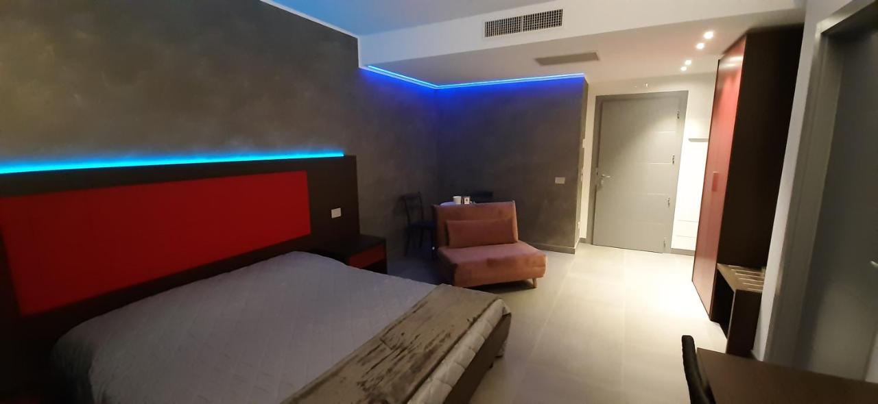 Brigante Suites Misano Adriatico Luaran gambar
